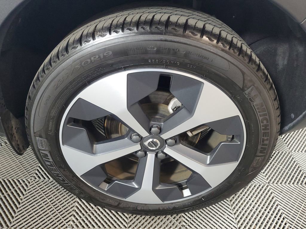 Used 2026 Volvo XC40 B5 Plus AWD/4WD image 13