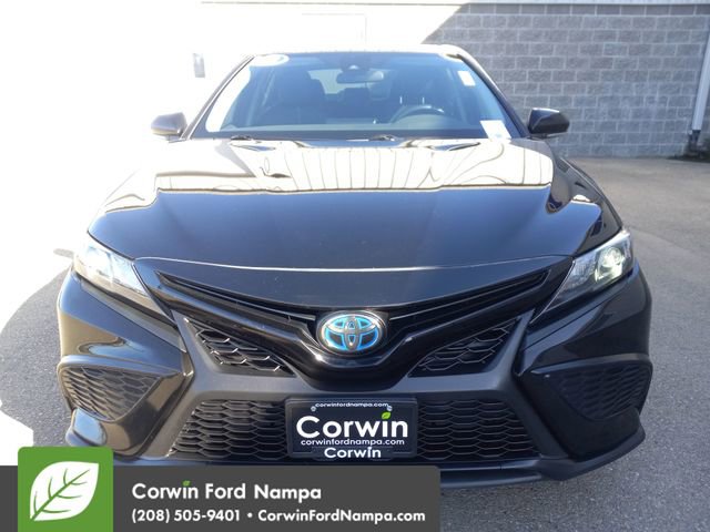 Used 2023 Toyota Camry SE w/ Cold Weather Package image 8