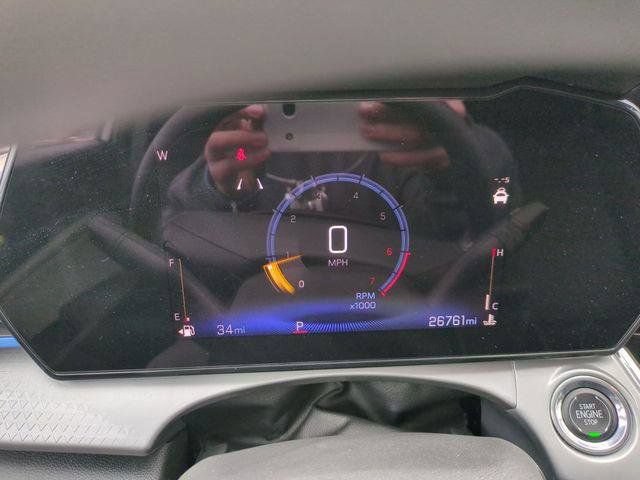 Used 2025 Chevrolet Trax LT FWD image 11