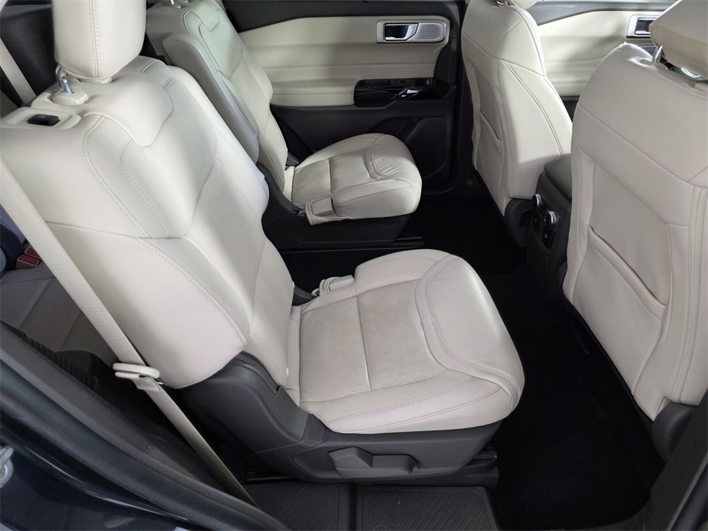 Used 2023 Ford Explorer Platinum w/ Technology Package image 30