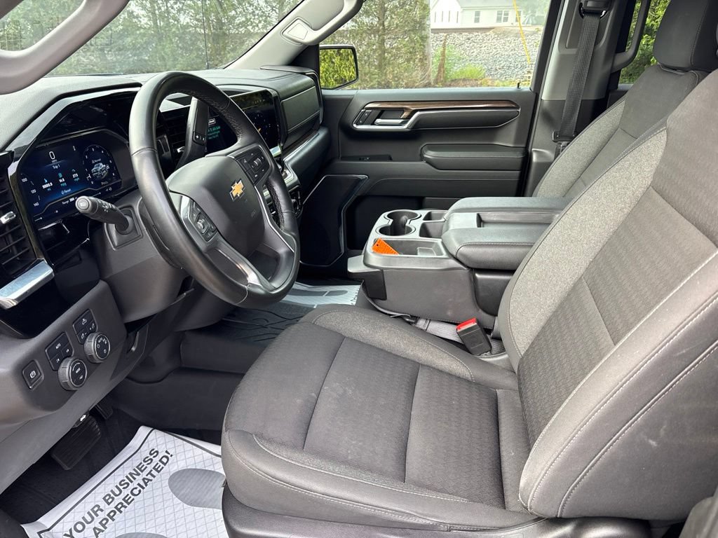 Used 2023 Chevrolet Silverado 1500 LT AWD/4WD image 9