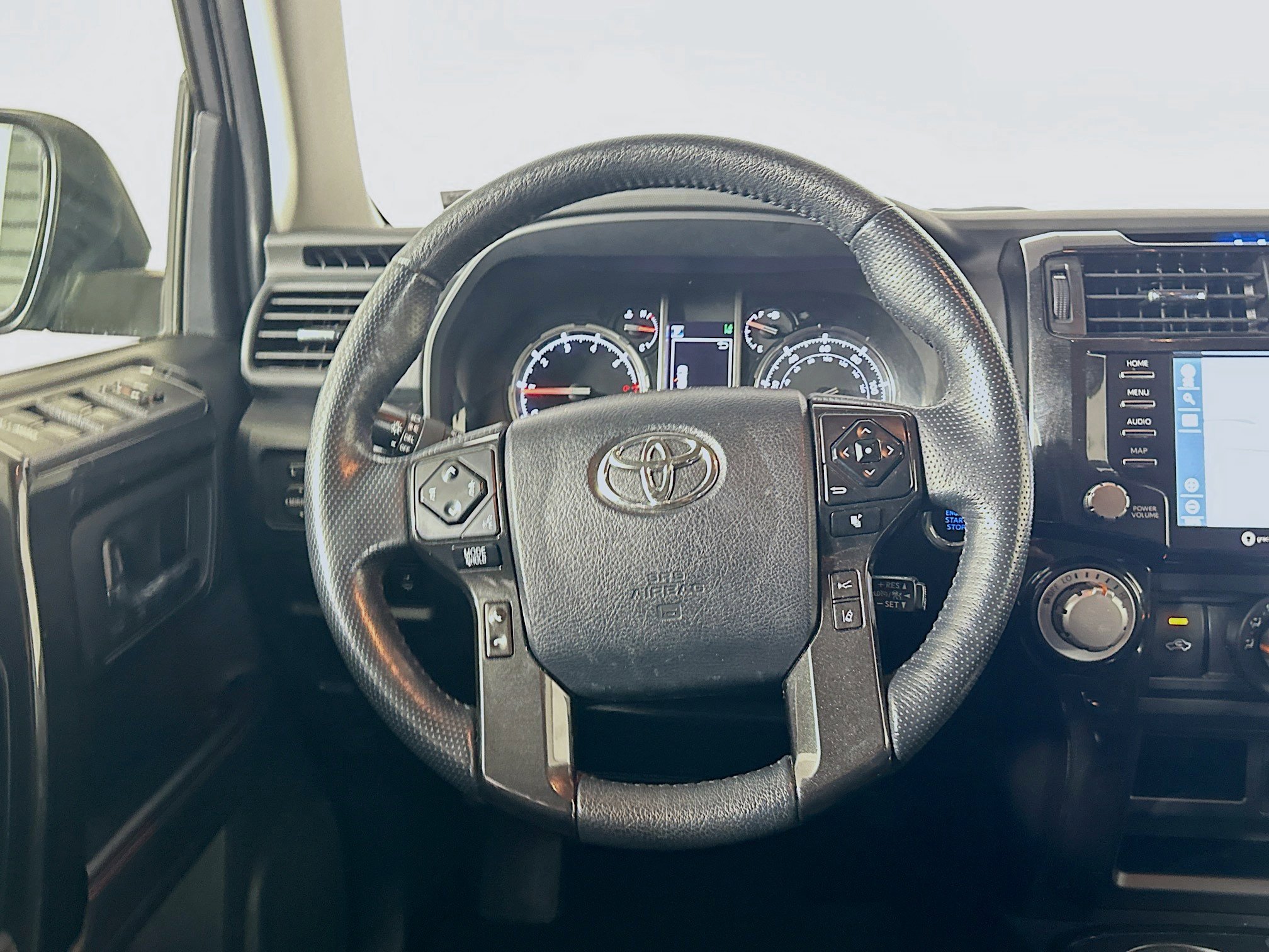 Used 2024 Toyota 4Runner TRD Off-Road Premium image 18