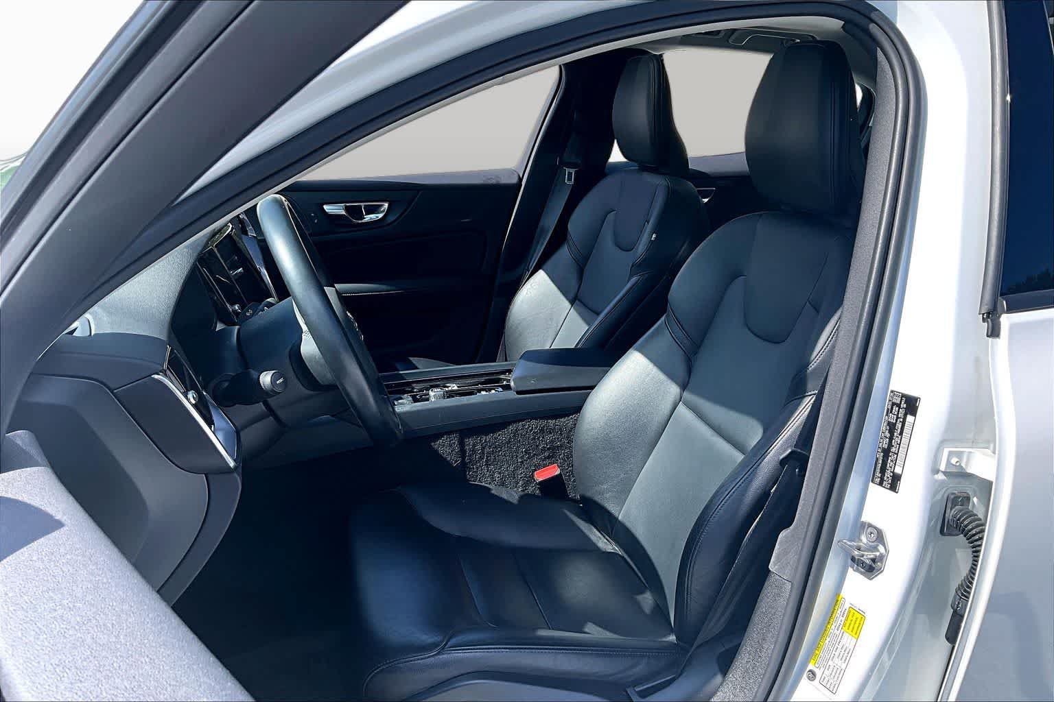 Used 2020 Volvo S60 T6 Momentum AWD/4WD image 8