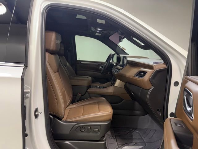 Used 2024 Chevrolet Suburban High Country image 32