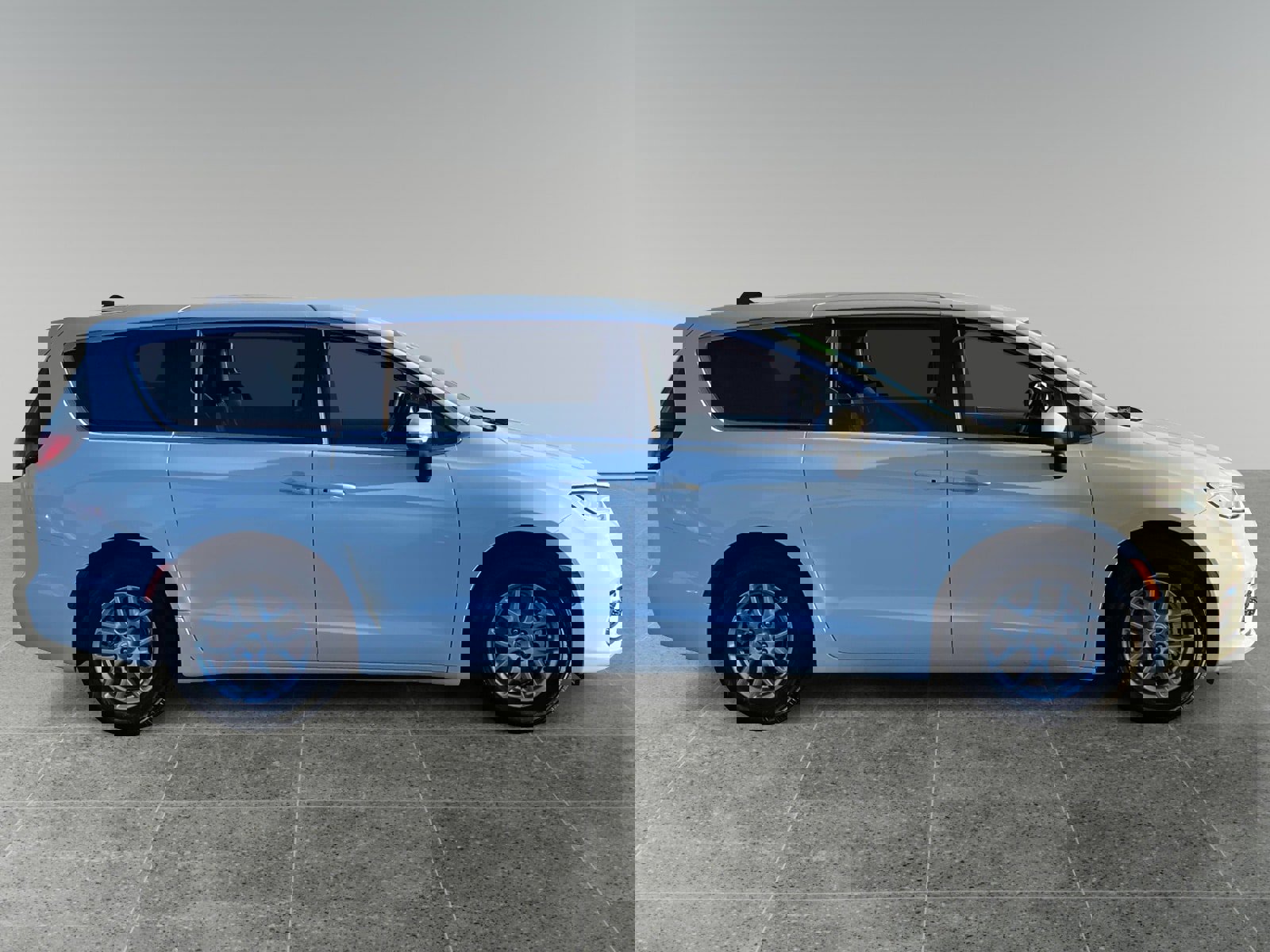 Used 2023 Chrysler Pacifica Touring-L image 6