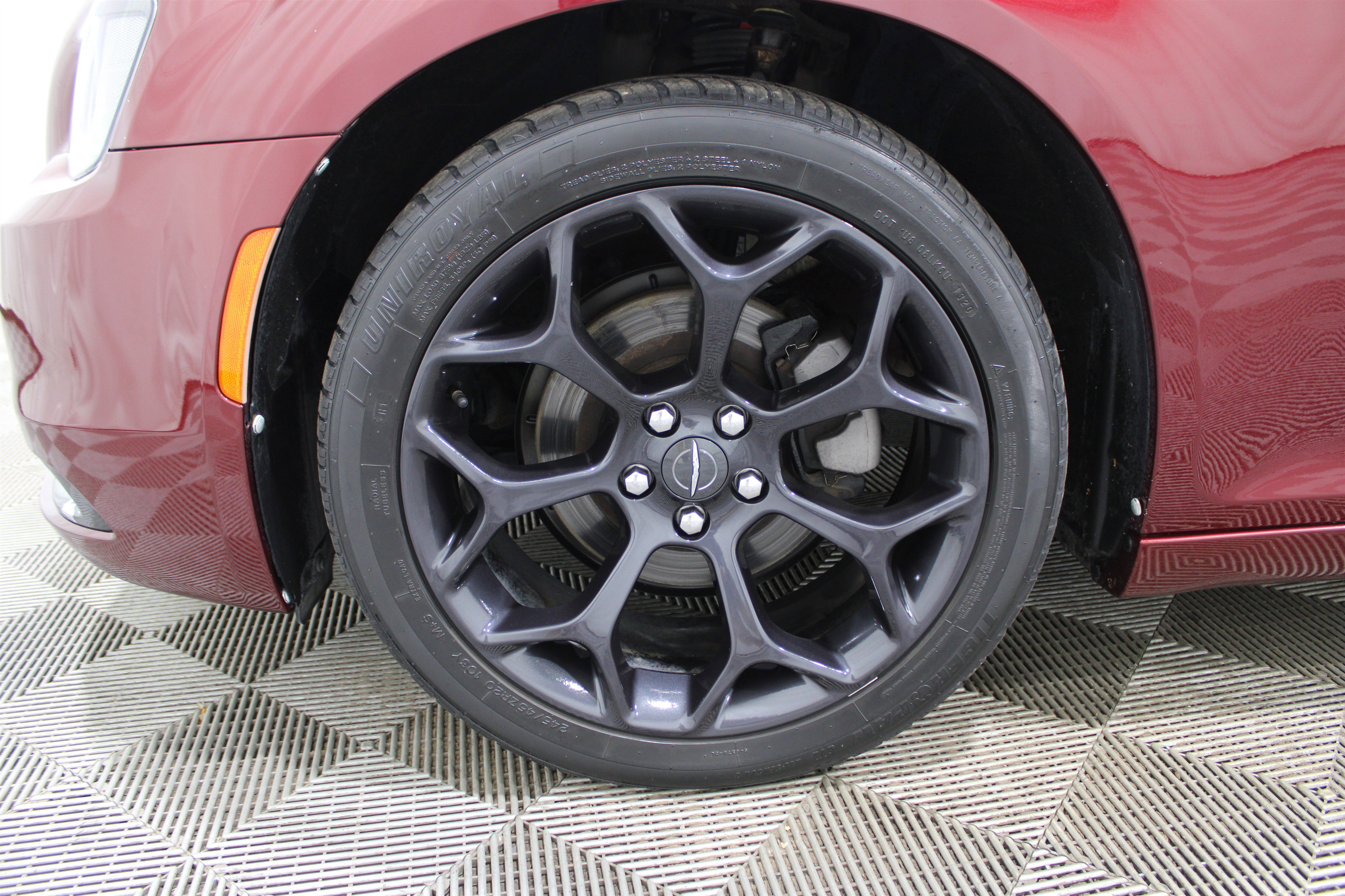 Used 2019 Chrysler 300 Touring w/ Sport Appearance Package image 37