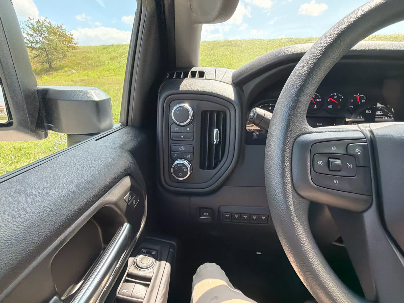New 2026 GMC Sierra 2500 Pro w/ Convenience Package AWD/4WD image 25