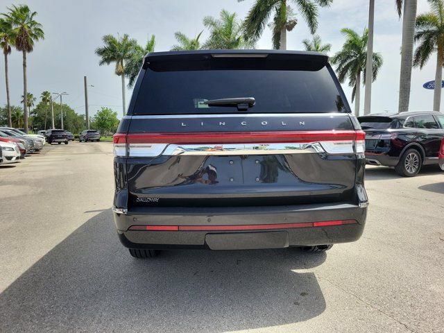 Certified 2024 Lincoln Navigator Reserve AWD/4WD image 5