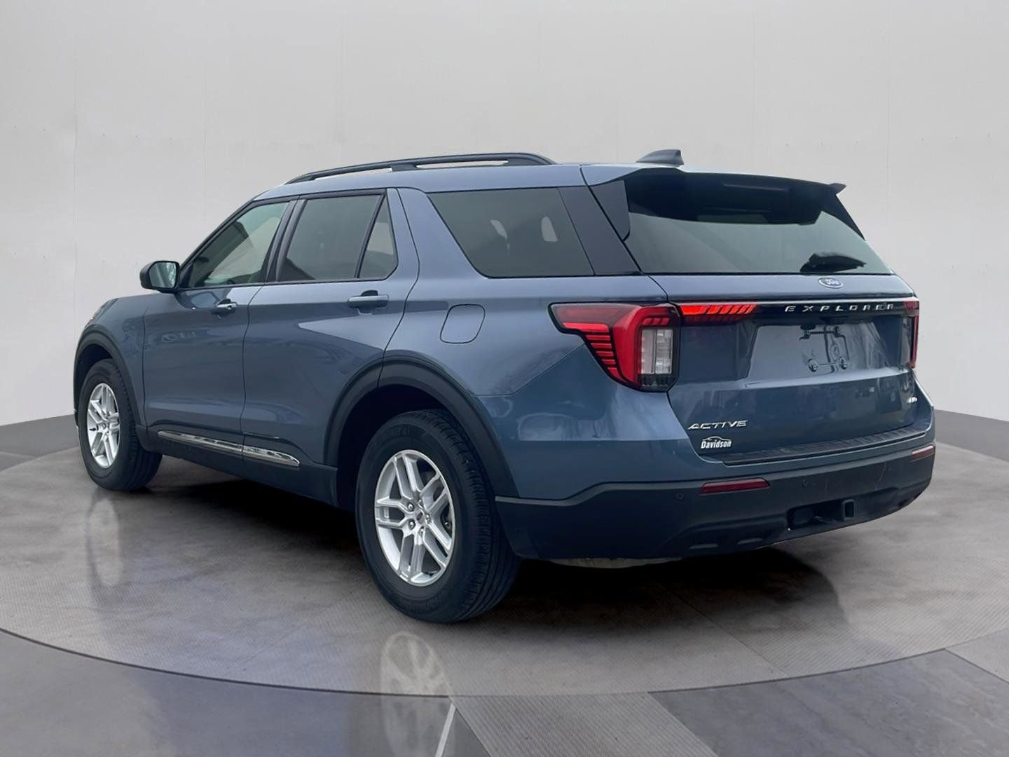 Certified 2025 Ford Explorer Active image 3
