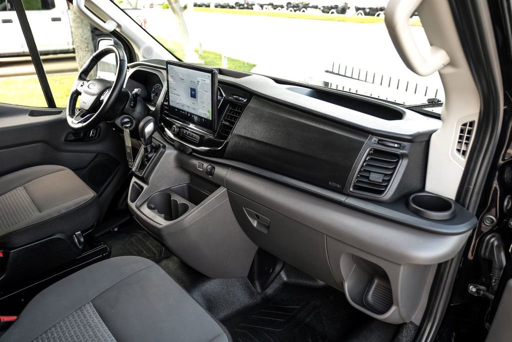 Used 2023 Ford Transit 350 XLT image 9