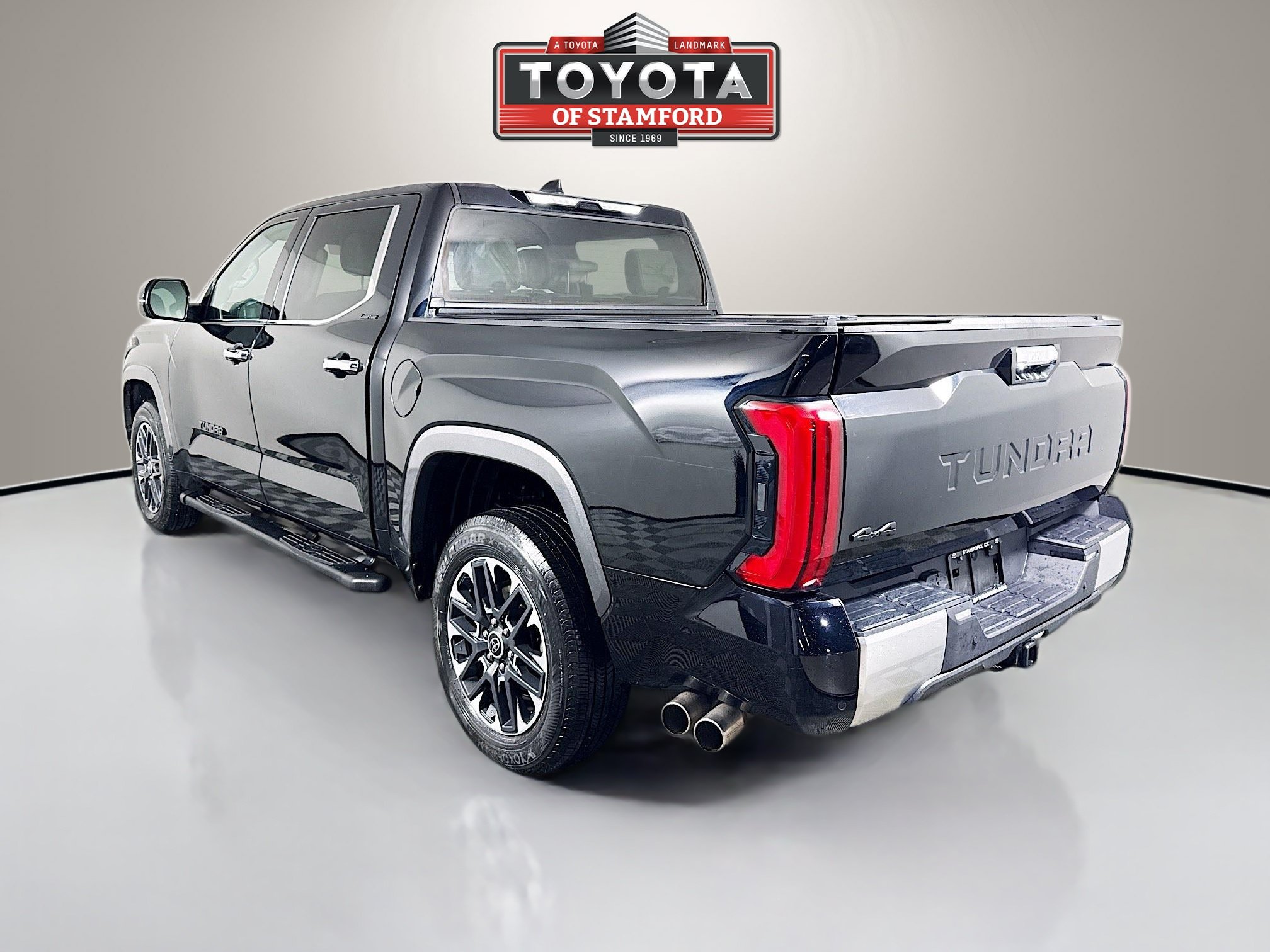 Used 2023 Toyota Tundra Limited w/ Power Package AWD/4WD image 5
