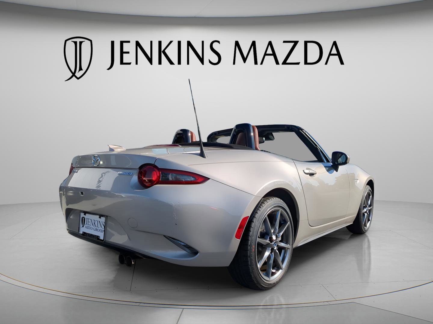 Used 2023 MAZDA MX-5 Miata Grand Touring RWD image 6