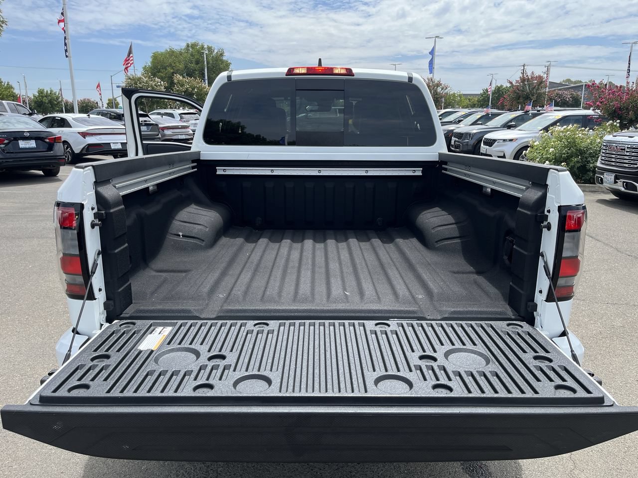 Used 2024 Nissan Frontier PRO-4X w/ Pro Premium Package AWD/4WD image 24