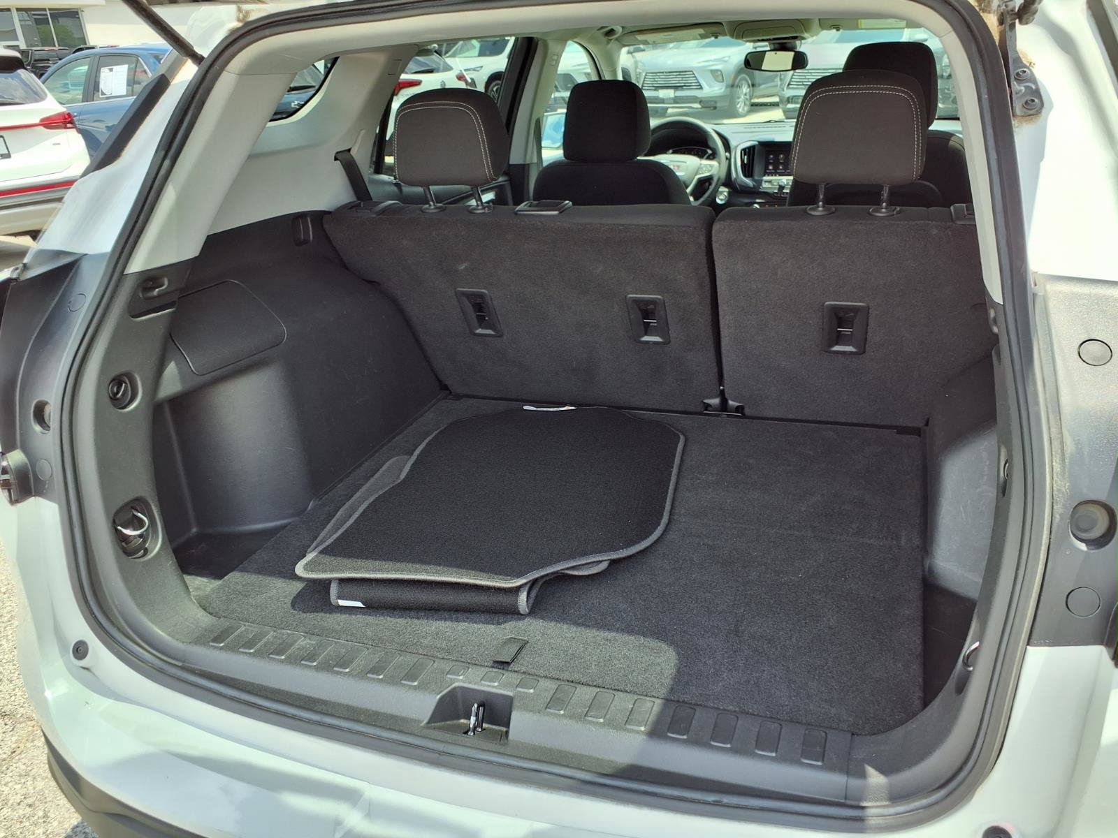 Used 2022 GMC Terrain SLE FWD image 28