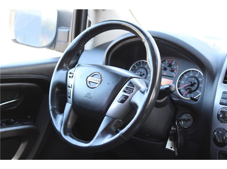 Used 2015 Nissan Armada SV image 17