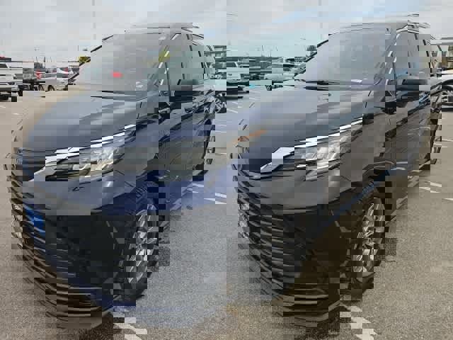 Used 2022 Toyota Sienna LE