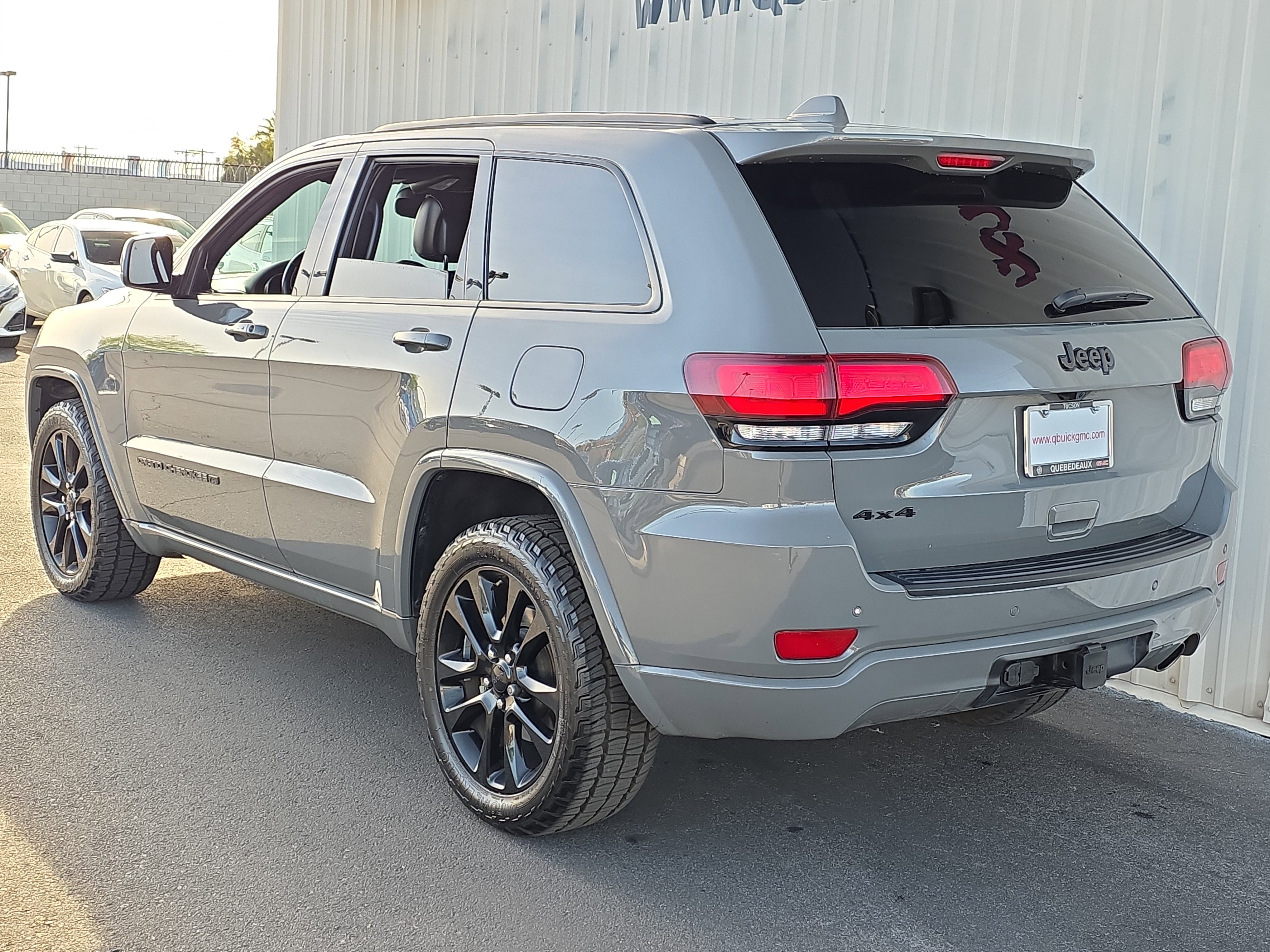 Used 2022 Jeep Grand Cherokee Laredo X image 5