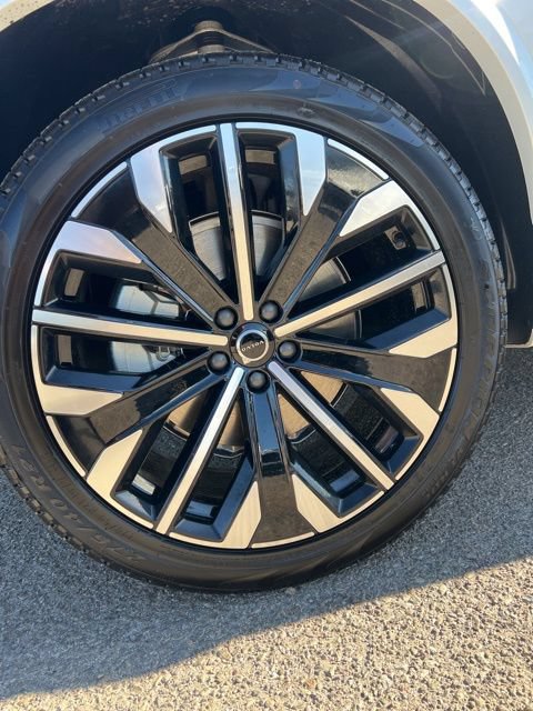 New 2026 Volvo XC90 B5 Plus w/ Protection Package AWD/4WD image 30