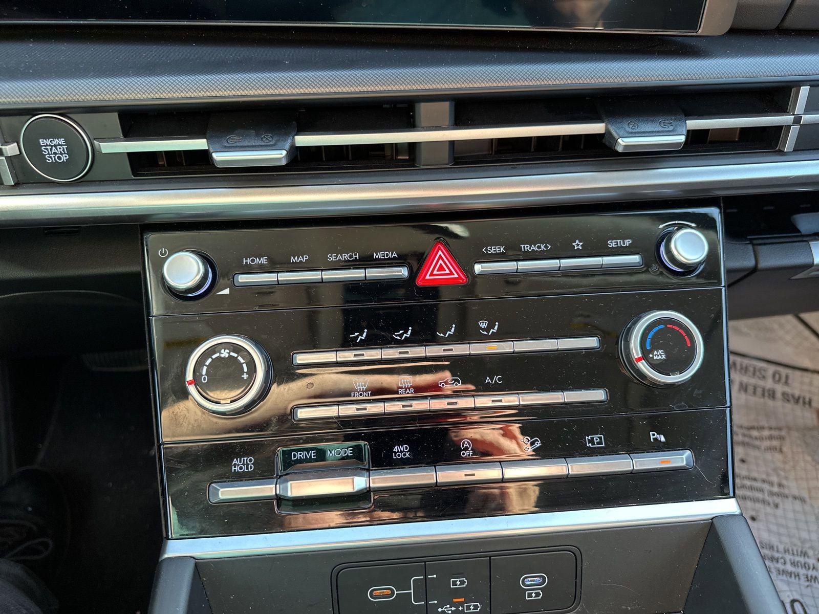 Used 2025 Hyundai Santa Fe SE image 56