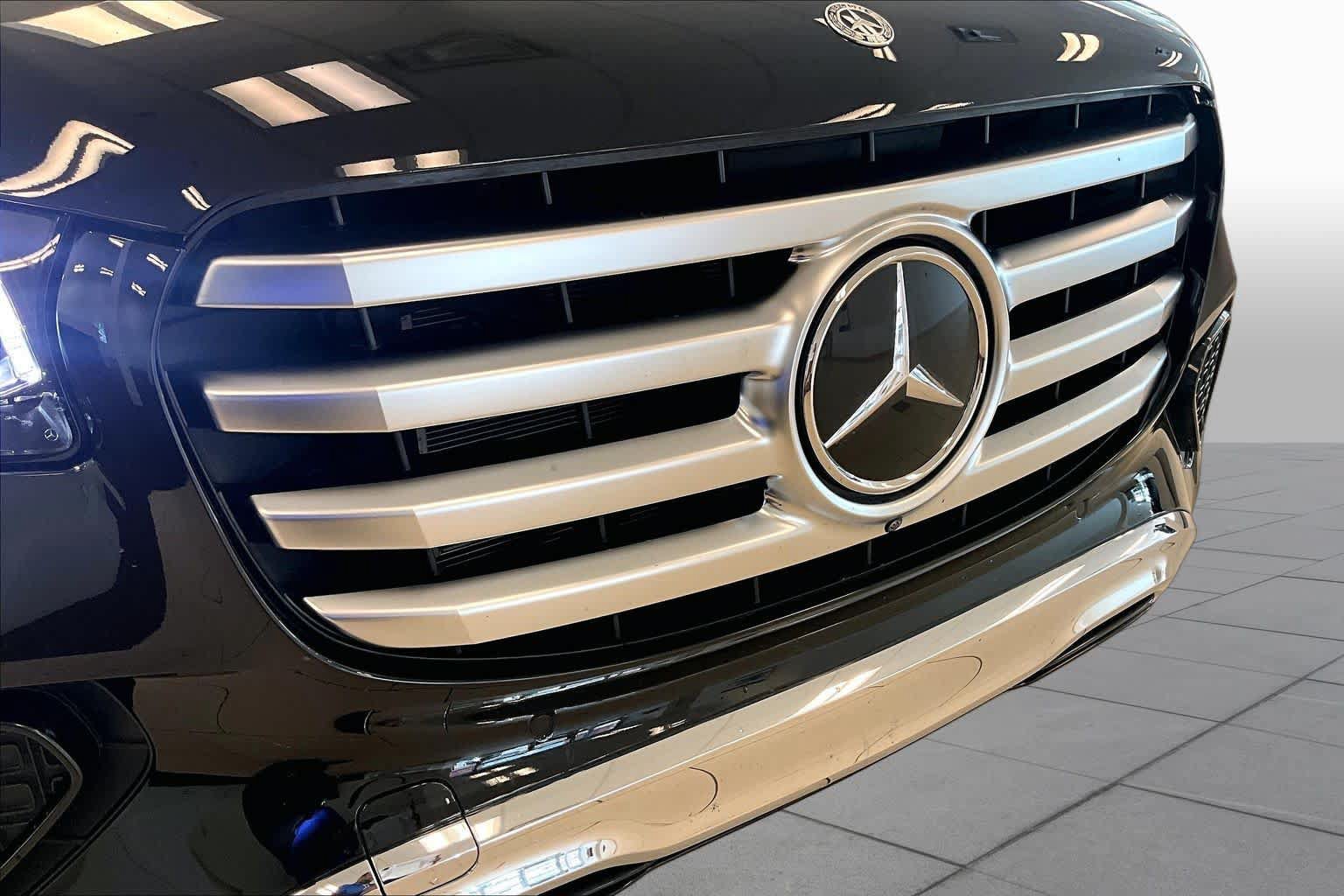 Used 2025 Mercedes-Benz GLS 450 4MATIC image 28