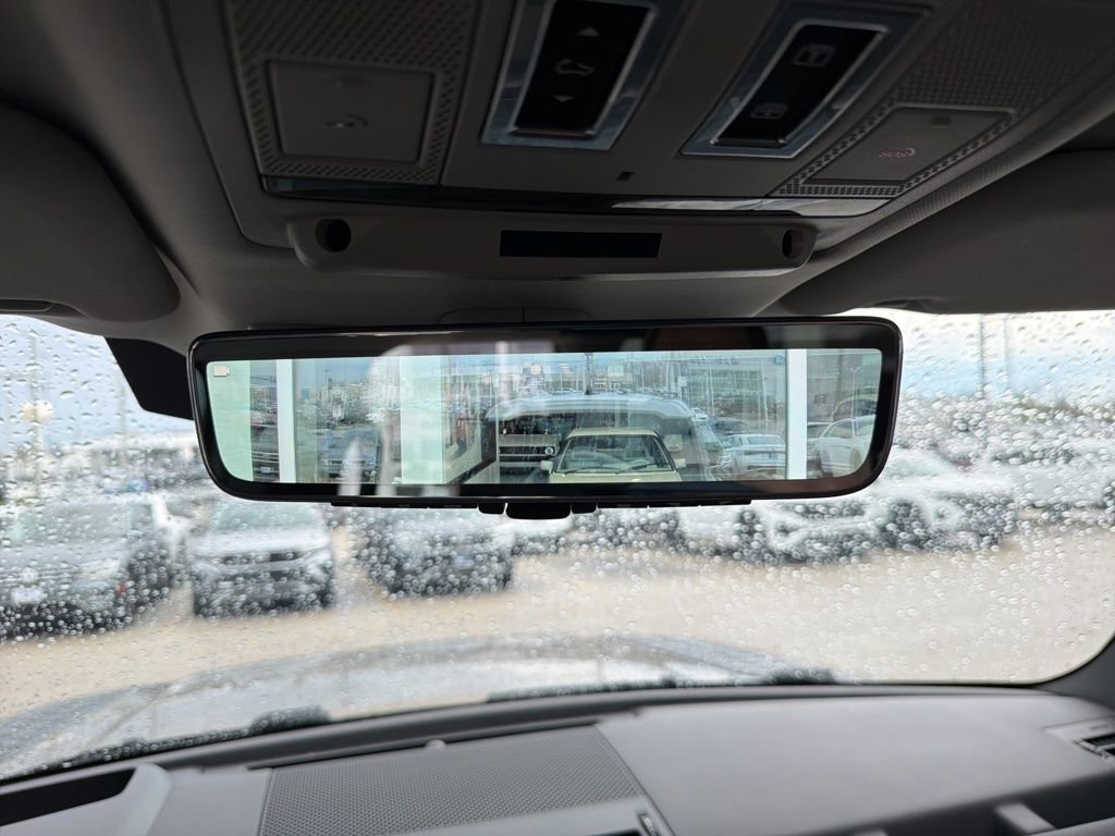 Used 2021 Land Rover Defender 110 SE image 9