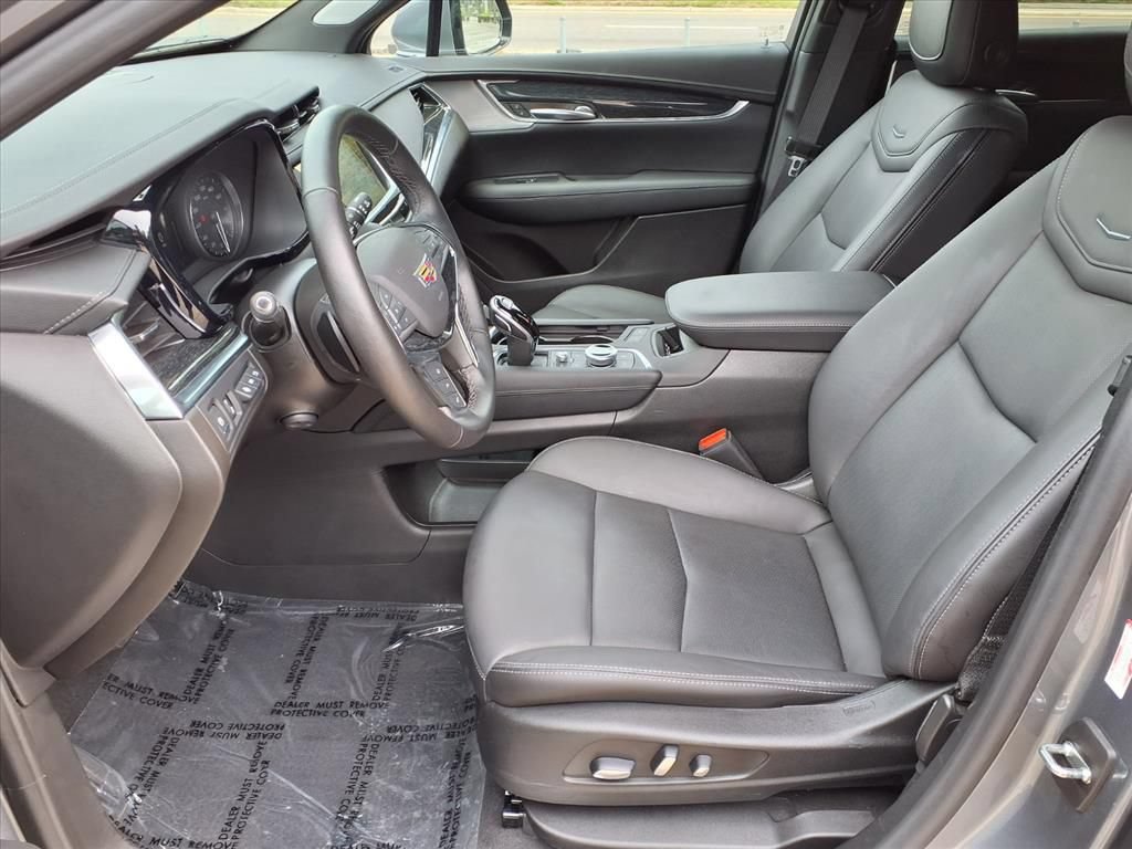 Used 2022 Cadillac XT5 Premium Luxury w/ Technology Package AWD/4WD image 19
