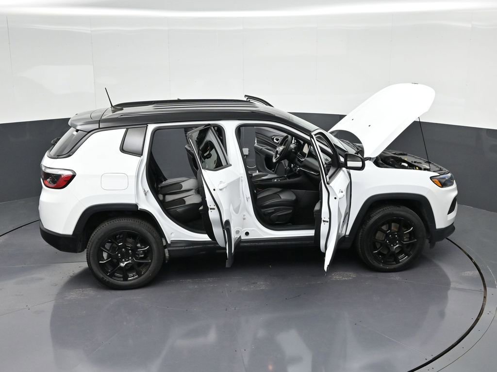 Used 2023 Jeep Compass Altitude AWD/4WD image 44