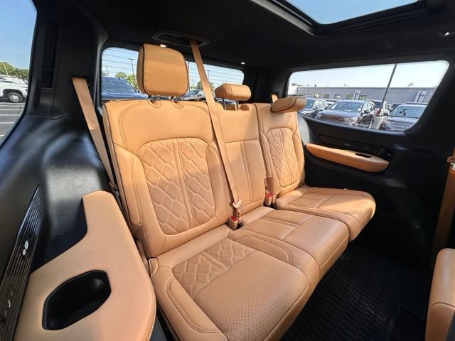 Used 2025 Jeep Grand Wagoneer Series III w/ Rear Seat Video Group 1 AWD/4WD image 35