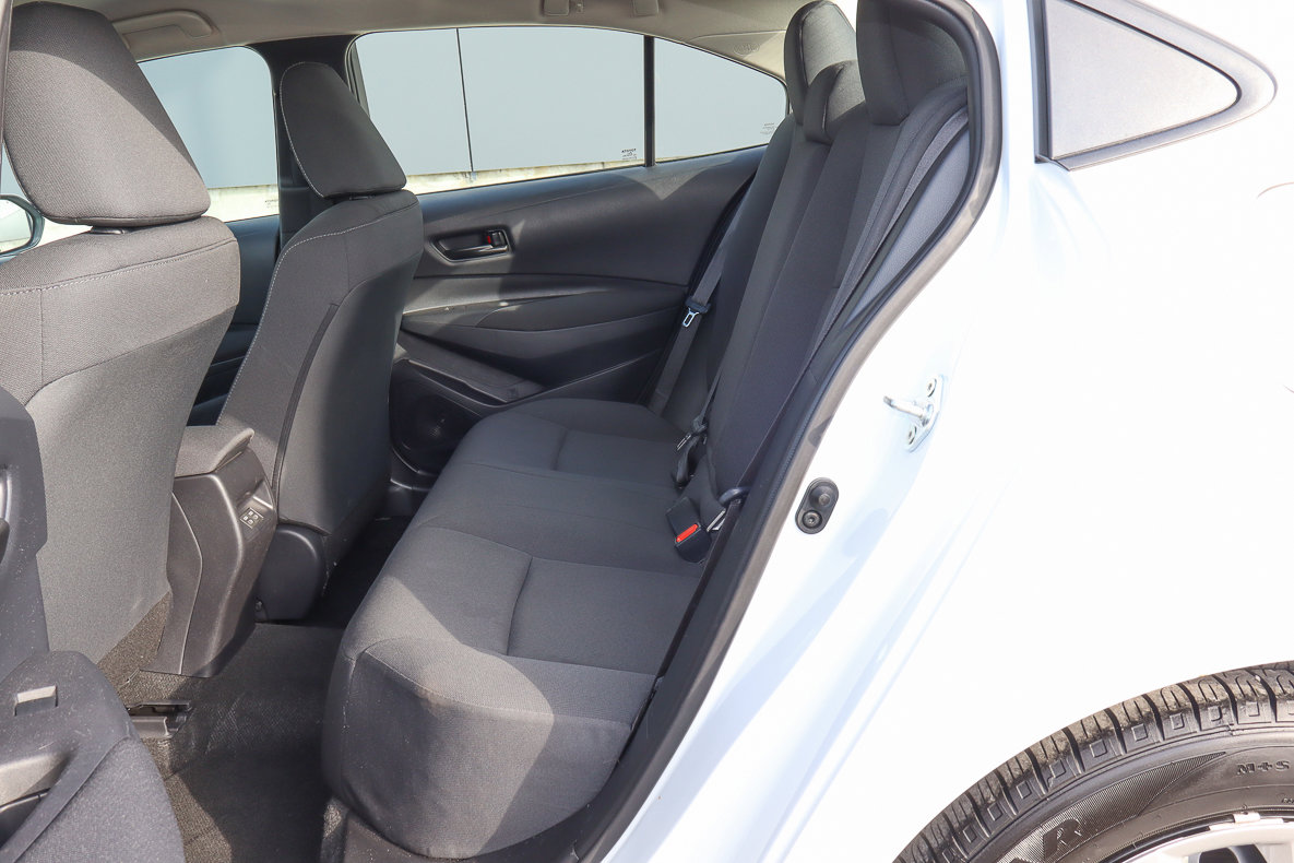 Used 2025 Toyota Corolla LE FWD image 8