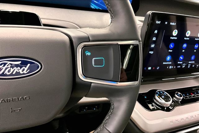 Used 2025 Ford Expedition Active image 29