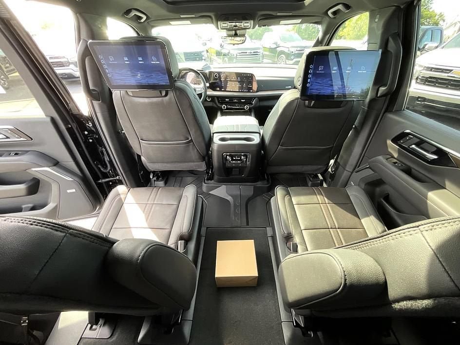 New 2026 Chevrolet Suburban High Country AWD/4WD image 46