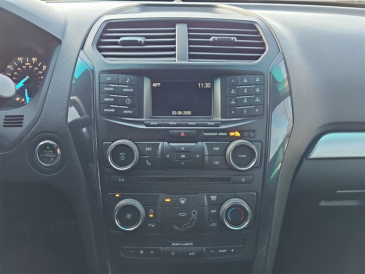 Used 2017 Ford Explorer XLT image 21