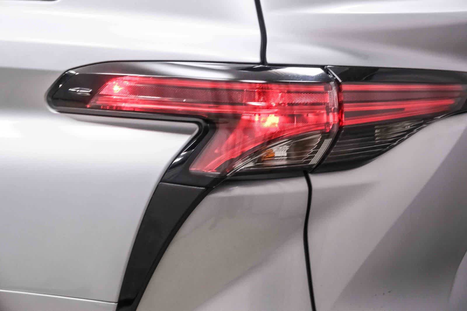 Used 2021 Toyota Sienna XLE FWD image 7