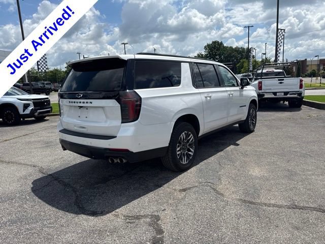 Used 2025 Chevrolet Suburban Z71 AWD/4WD image 3