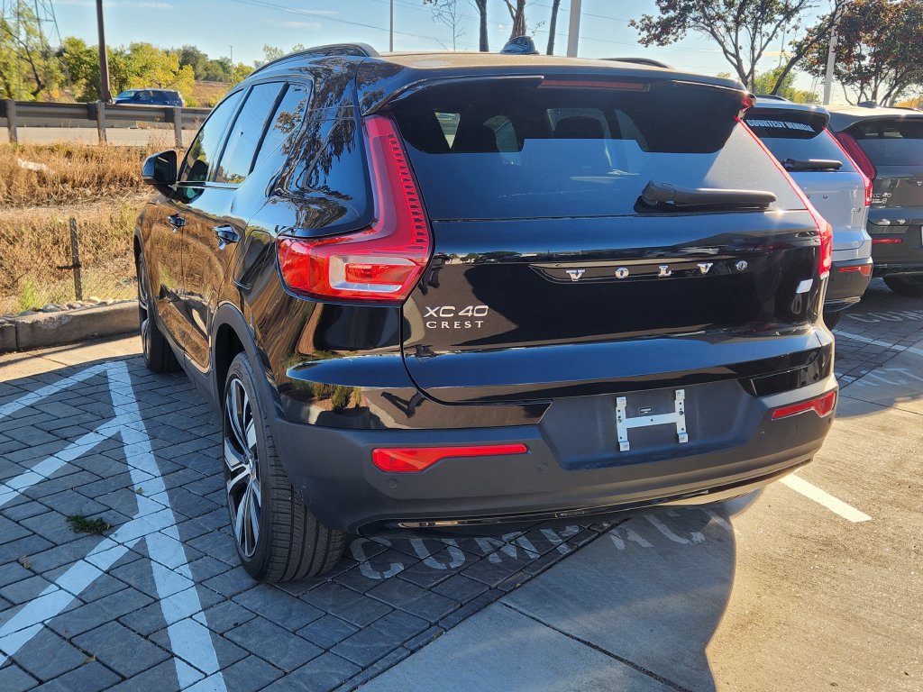 Used 2021 Volvo XC40 P8 Recharge w/ Advanced Package AWD/4WD image 9