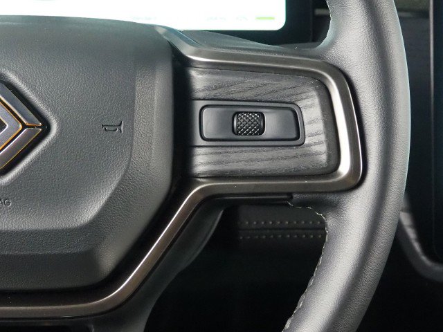 Used 2024 Rivian R1S Adventure AWD/4WD image 23