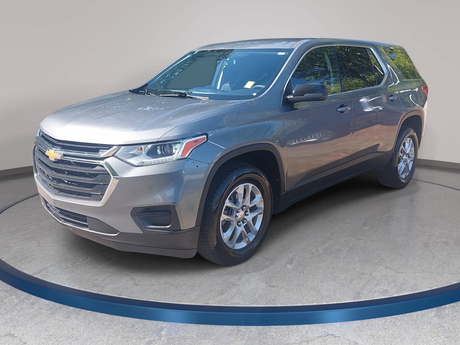 Used 2021 Chevrolet Traverse LS FWD image 1
