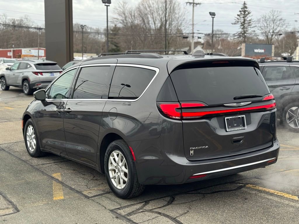 Used 2022 Chrysler Pacifica Touring-L image 3