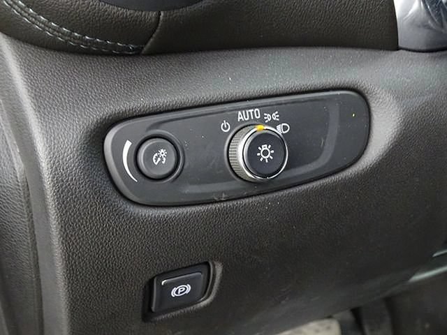 Used 2022 Chevrolet Blazer LT FWD image 16
