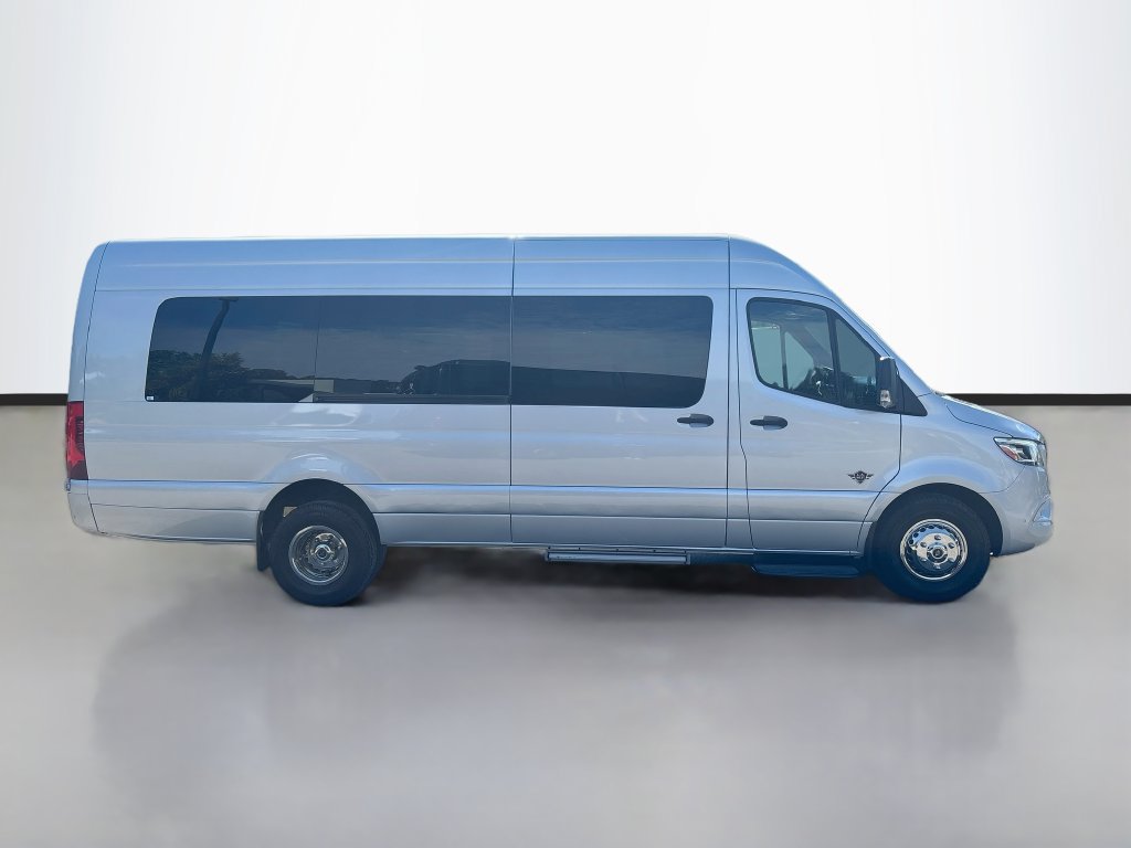 Used 2023 Mercedes-Benz Sprinter 3500 image 2