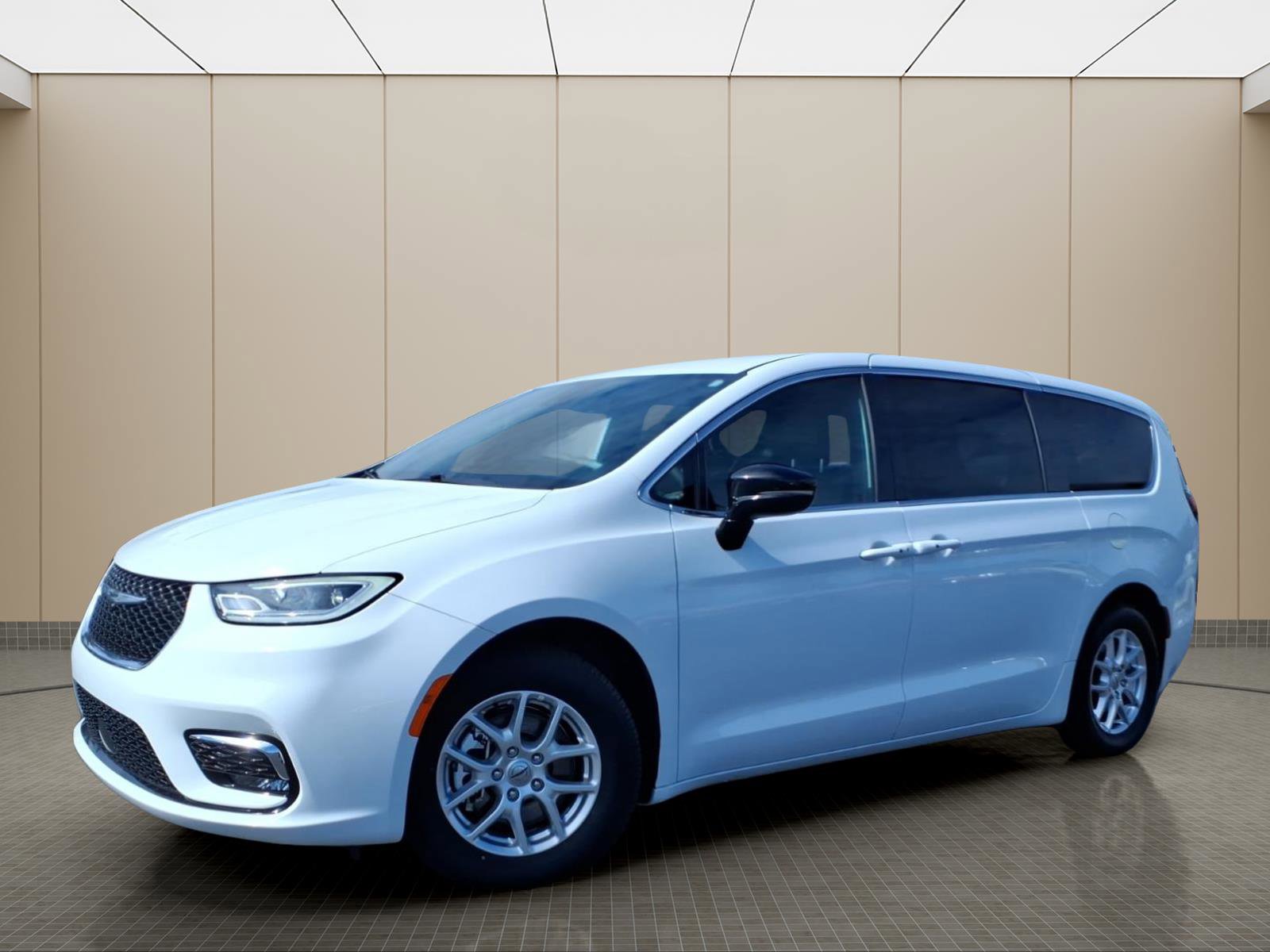 Used 2025 Chrysler Pacifica Select image 2