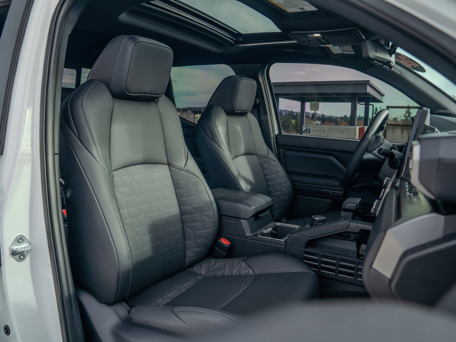 Used 2024 Toyota Tacoma TRD Off-Road w/ TRD Off Road Premium Package AWD/4WD image 29