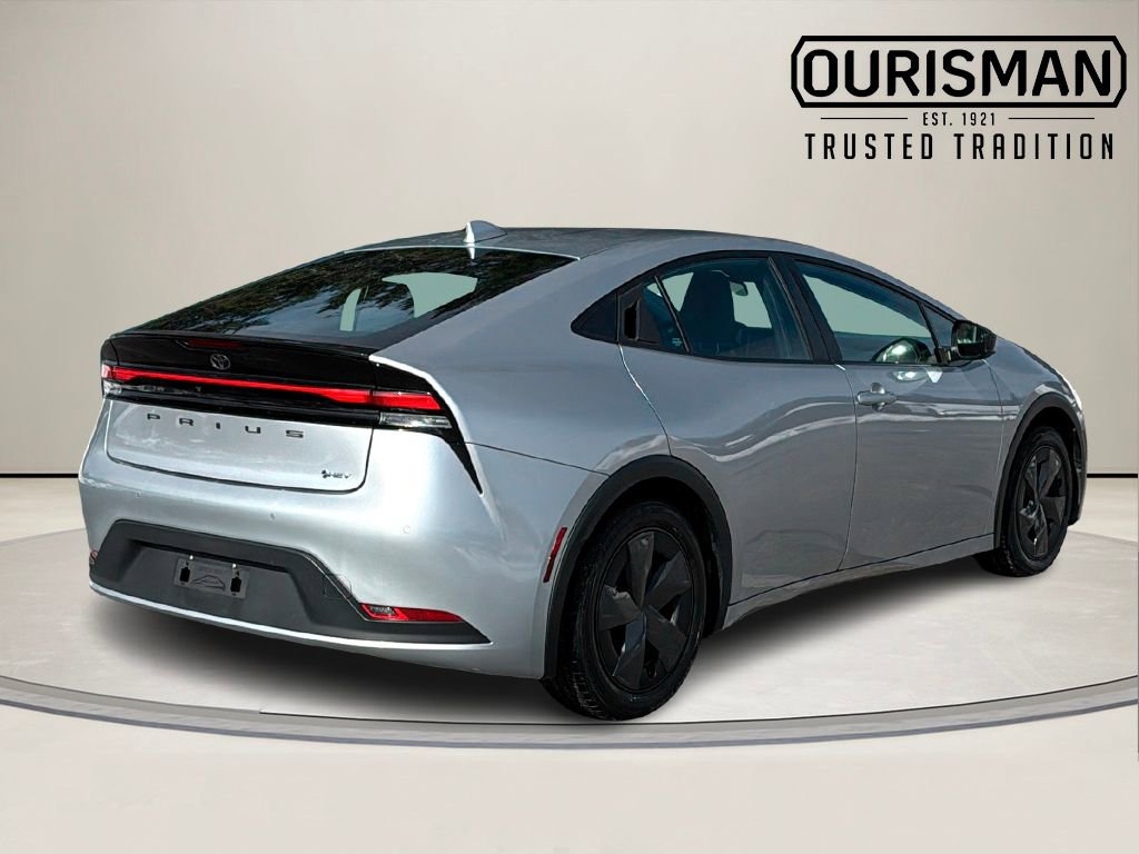 Used 2024 Toyota Prius LE image 5