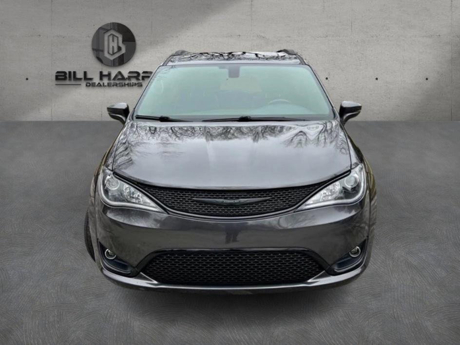 Used 2020 Chrysler Pacifica Limited w/ S Appearance Package image 2