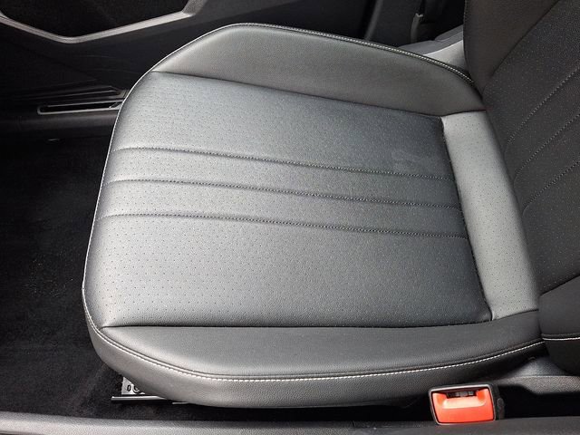 Used 2022 Volkswagen Tiguan SE R-Line AWD/4WD image 26