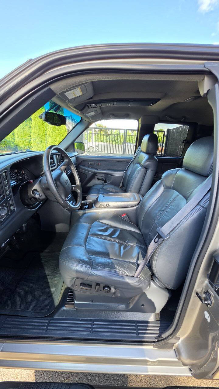 Used 2001 Chevrolet Silverado 2500 LT w/ Off-Road Skid Plate Pkg AWD/4WD image 10
