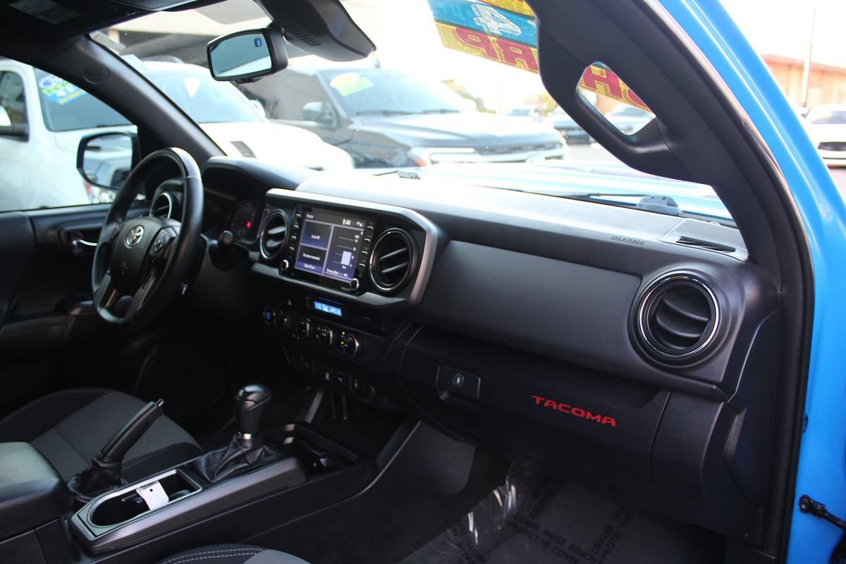 Used 2021 Toyota Tacoma TRD Sport AWD/4WD image 23