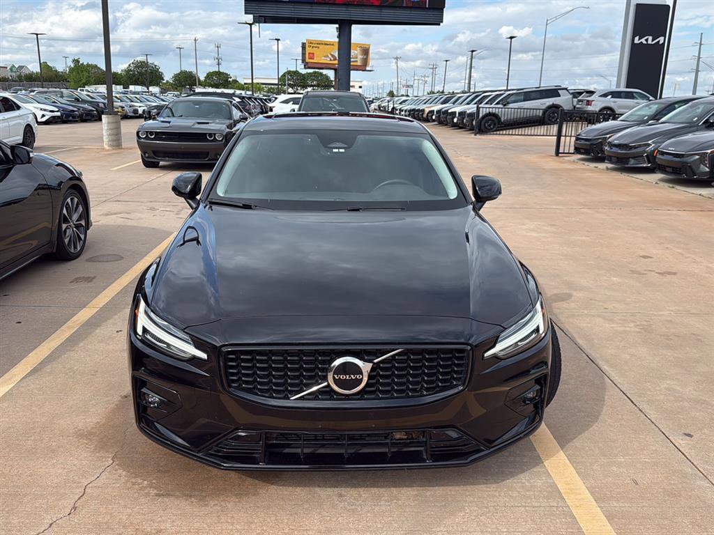 Used 2024 Volvo S60 B5 Core image 9