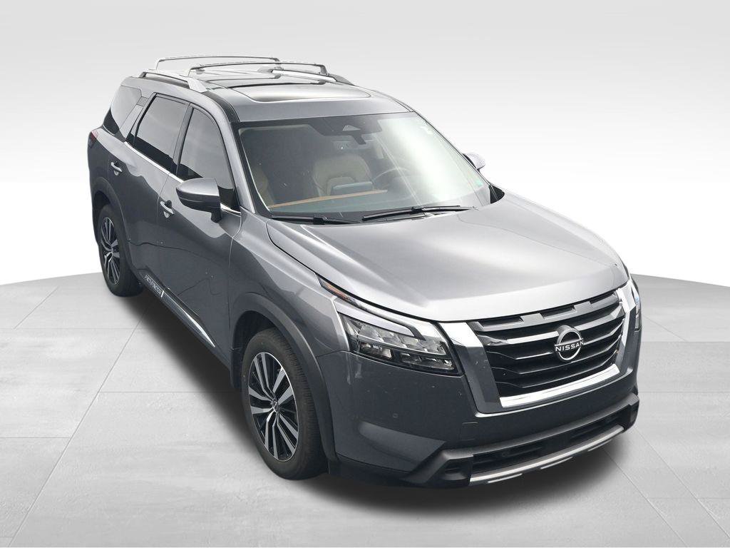 Used 2025 Nissan Pathfinder Platinum AWD/4WD image 35