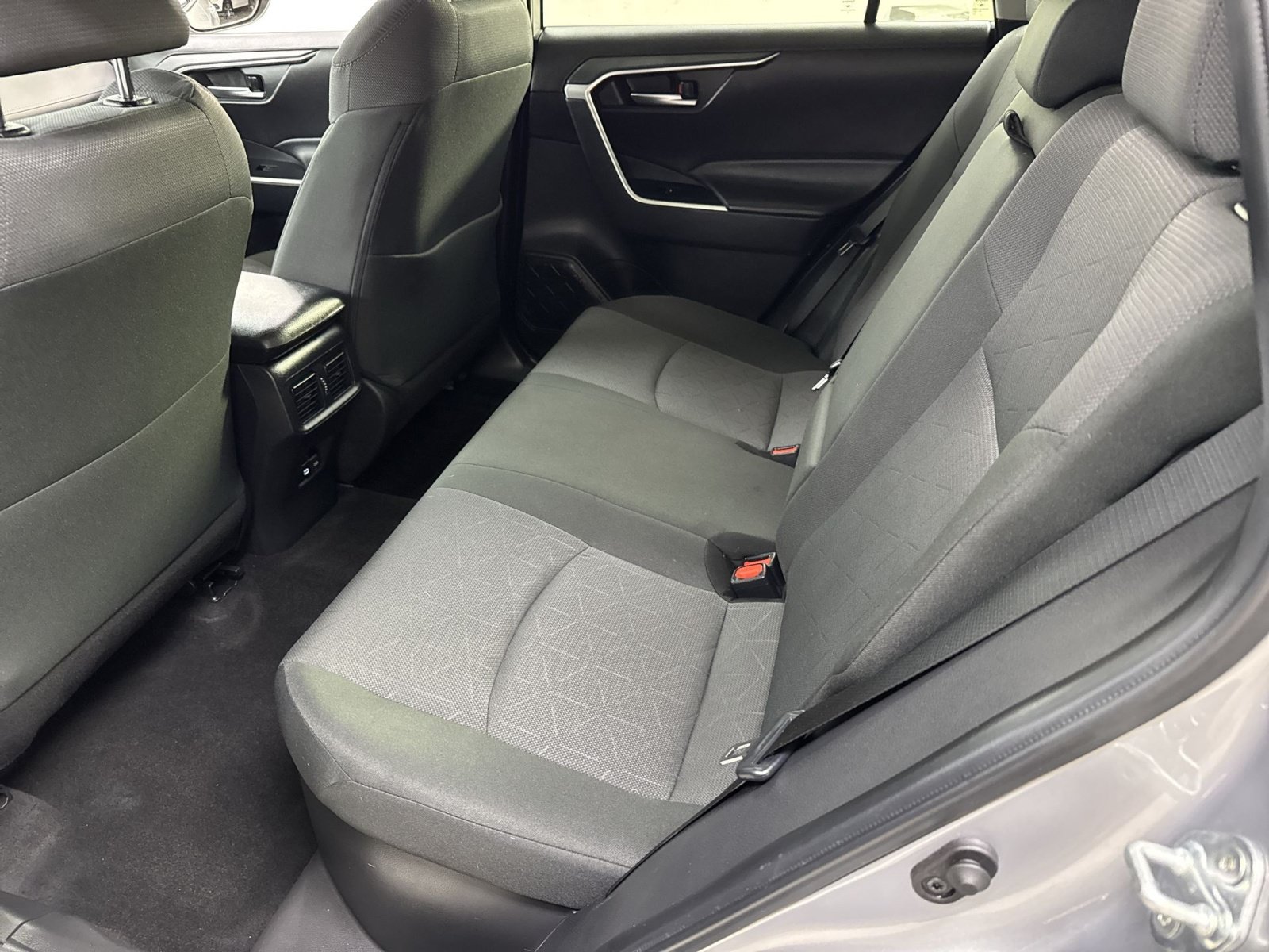 Used 2024 Toyota RAV4 XLE AWD/4WD image 36